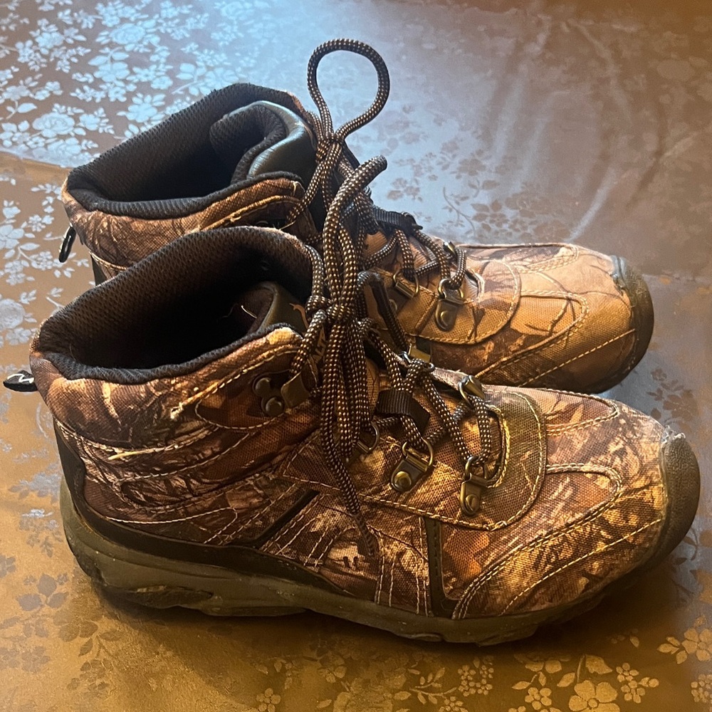 Realtree Outdoor Adventure Hunting Hiking Boots - Camouflage size youth 5